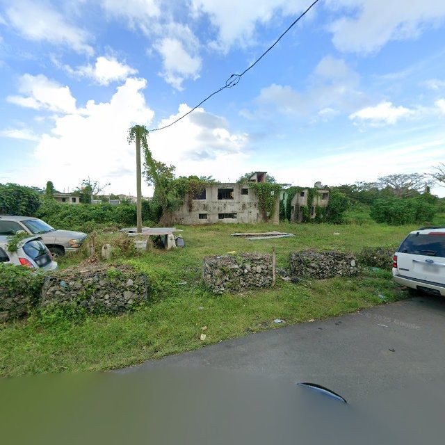 Reporte ciudadano de estorbo público en CXH4+7WR San Juan, Puerto Rico, San Juan