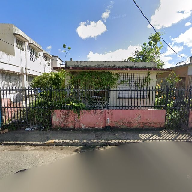 Reporte ciudadano de estorbo público en CXM2+JR8 Caño Martin Peña, San Juan, Puerto Rico, San Juan