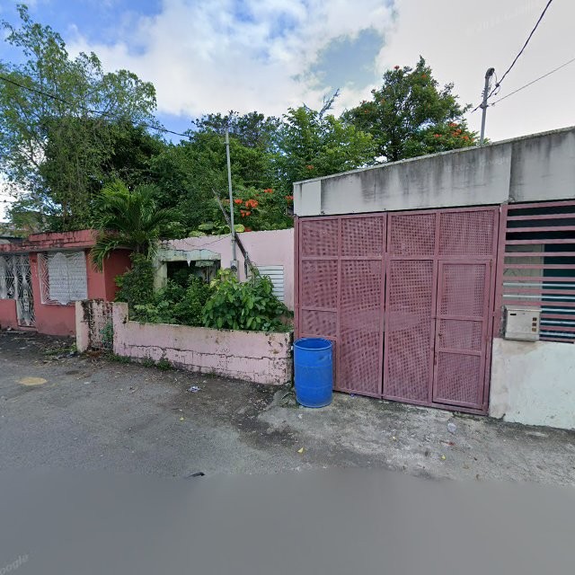 Reporte ciudadano de estorbo público en CXJ2+WP9 Caño Martin Peña, San Juan, Puerto Rico, San Juan