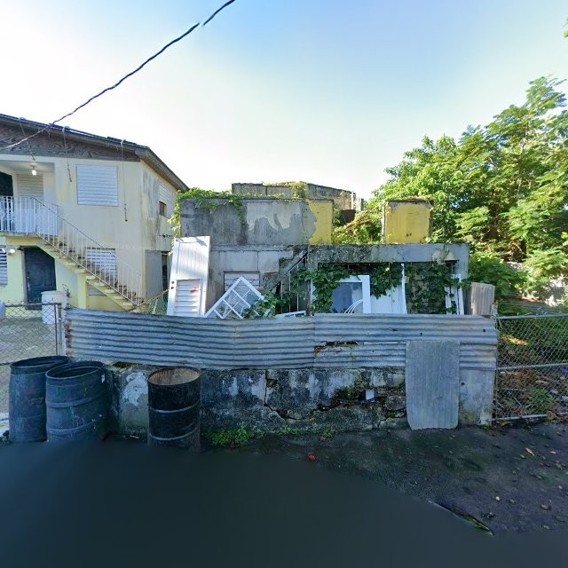 Reporte ciudadano de estorbo público en CXG6+HR7 San Juan, Puerto Rico, San Juan