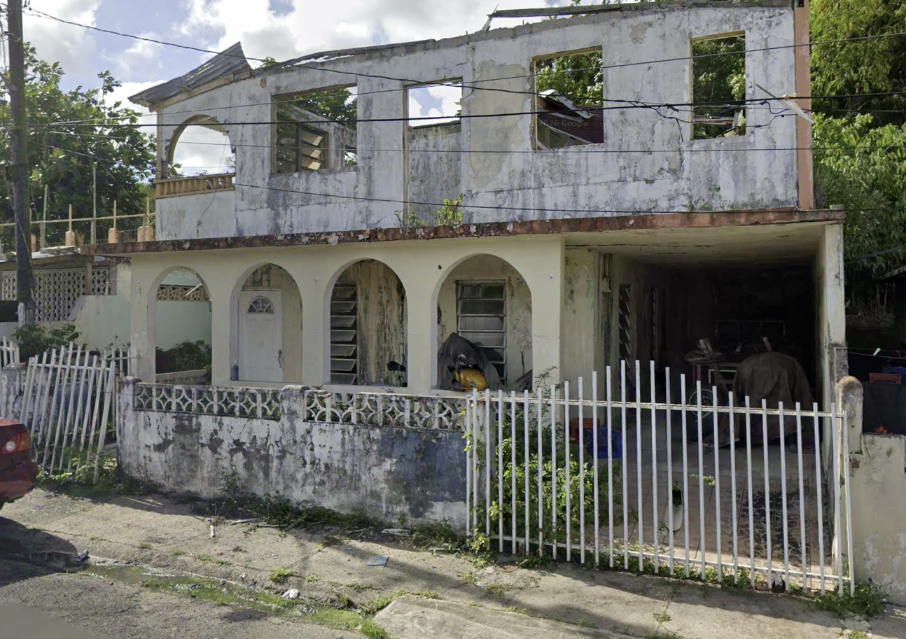 Reporte ciudadano de estorbo público en Calle 5 132, San Lorenzo, PR 00754, San Lorenzo