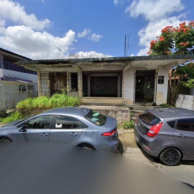 Reporte ciudadano de estorbo público en CPRX+R5G Toa Baja, Puerto Rico, Toa Baja