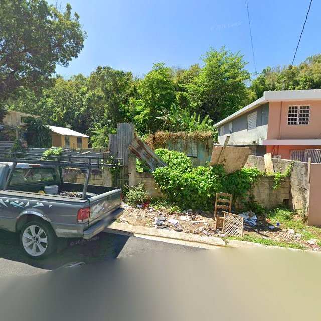 Reporte ciudadano de estorbo público en CQCQ+4W6 Toa Baja, Puerto Rico, Toa Baja