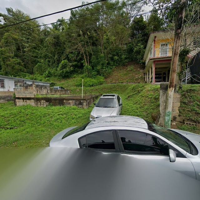 Reporte ciudadano de estorbo público en 9QX4+CF8 Toa Baja, Puerto Rico, Toa Baja