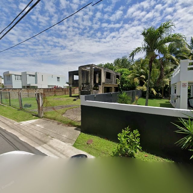Reporte ciudadano de estorbo público en FMGF+R76 Sabana, Vega Alta, Puerto Rico, Vega Alta
